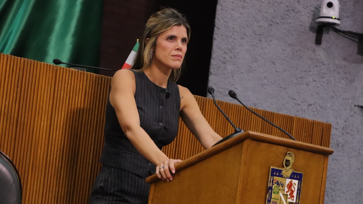 La legisladora Claudia Caballero presentó en el Pleno la postura sobre la revisión hídrica estatal.