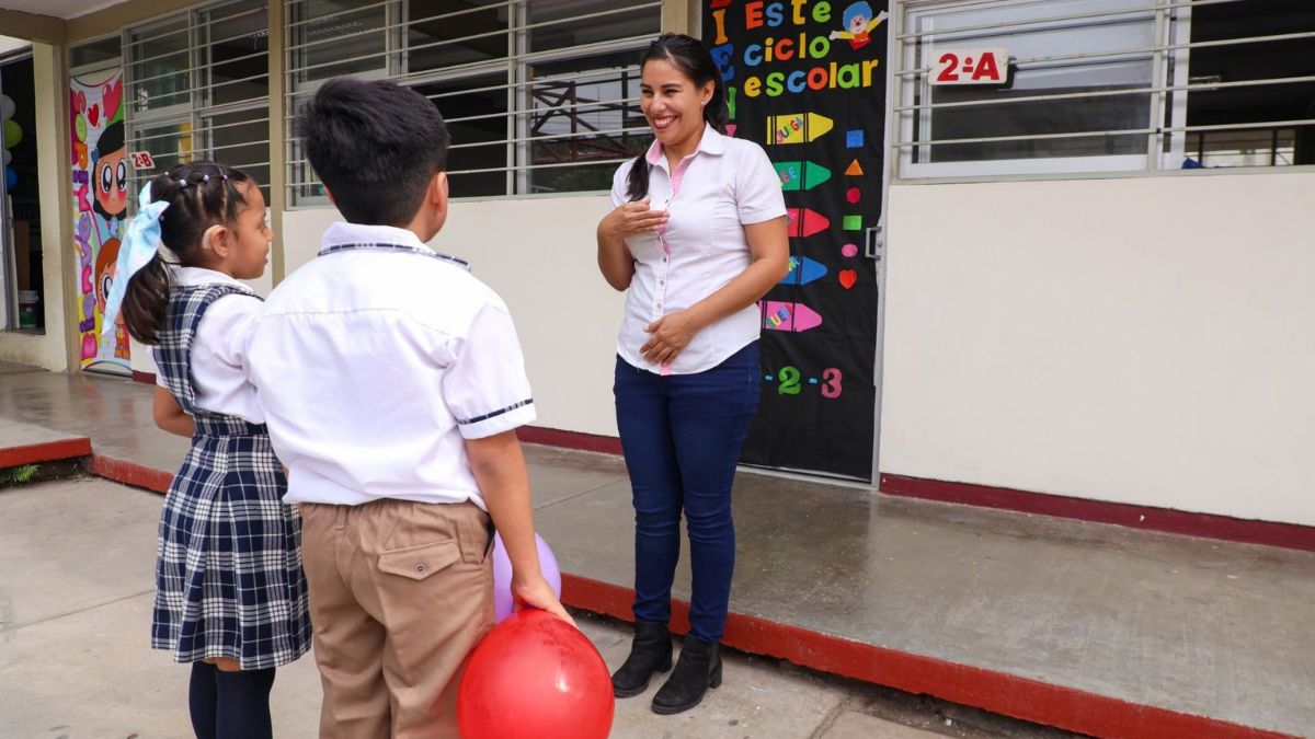 SEP hace oficial la publicación de acuerdo sobre restricción de celulares en escuelas de México.