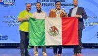 Víctor Eduardo Acosta Villalón y Luis Jerónimo Loera Moreno, alumnos de Ingeniería en Mecatrónica BIS.| Especial