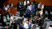 Los diputados, público presente y miembros de la prensa aplaudieron para recordar a Fernández Garza.