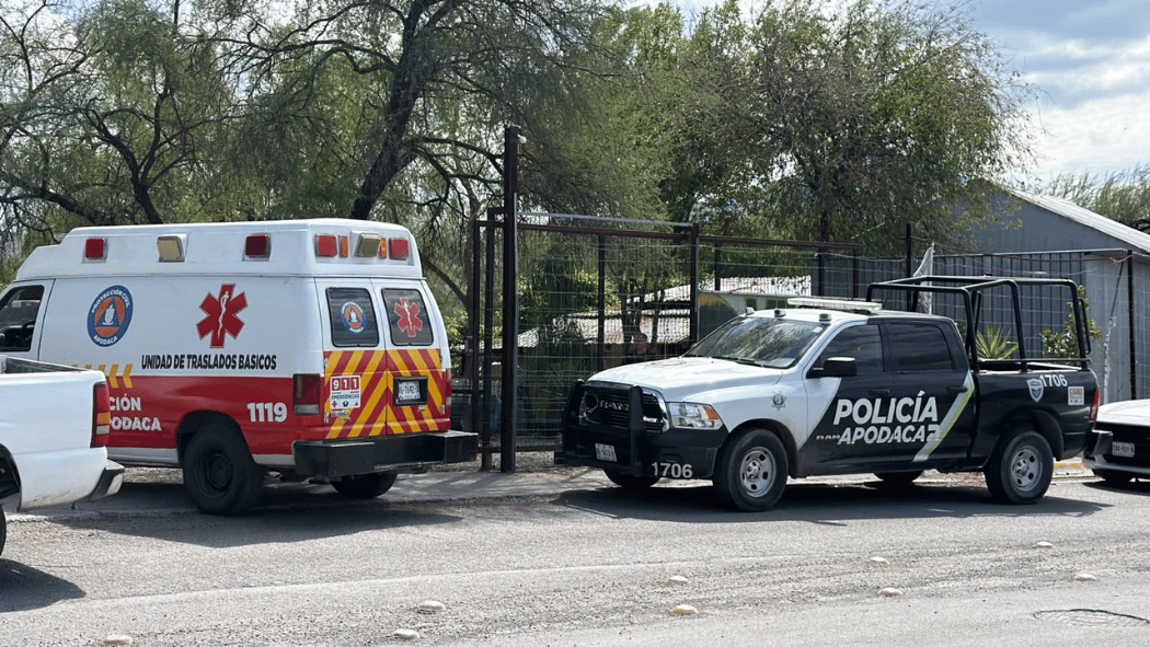 Hallan hombre embolsado en arroyo de Apodaca NL