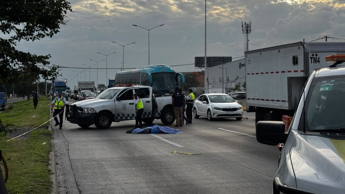 Hombre muere atropellado sobre periférico sur en Tlaquepaque.