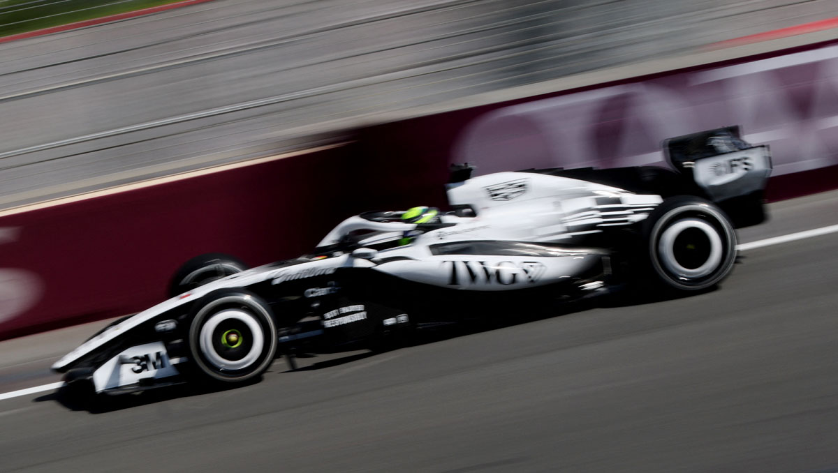 Cadillac suma estrellas de Red Bull, Mercedes y Ferrari; Checo Pérez celebra