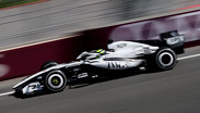 Cadillac suma estrellas de Red Bull, Mercedes y Ferrari; Checo Pérez celebra