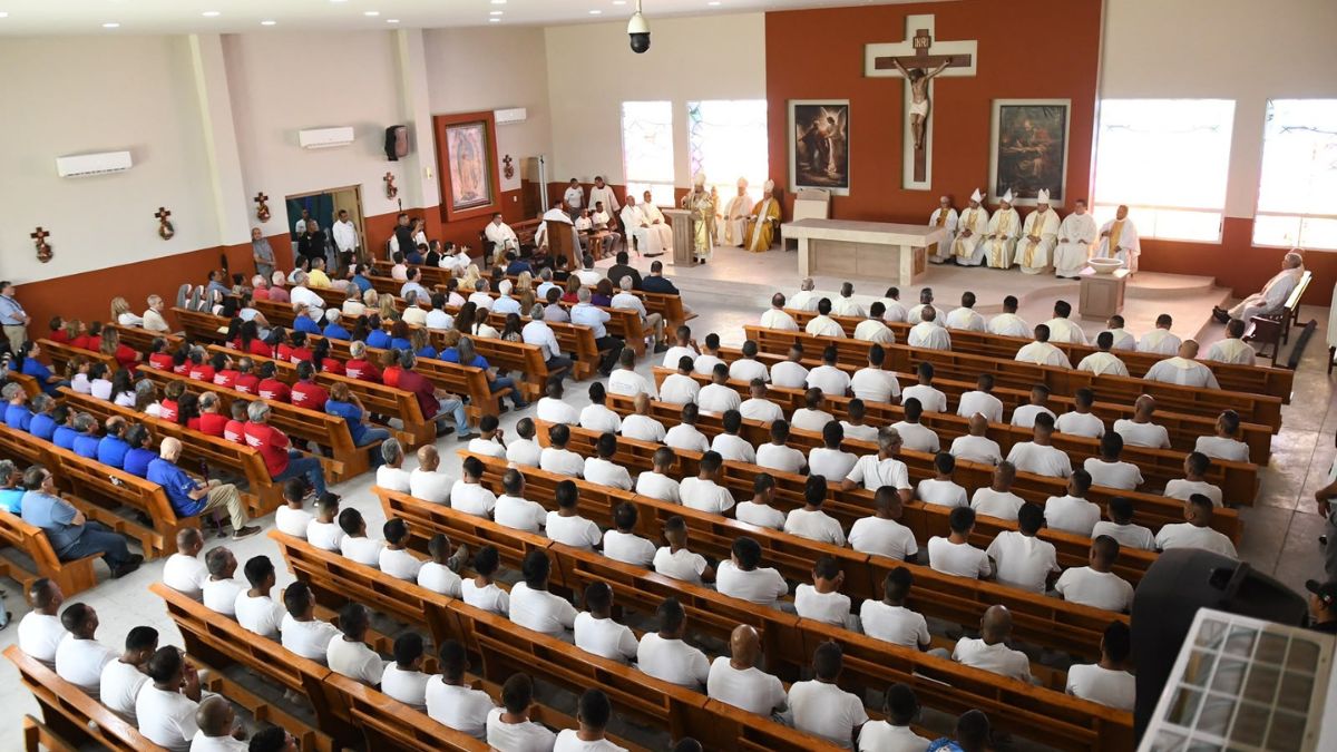 La celebración se llevó a cabo con la presencia del nuncio apostólico en México, monseñor Joseph Spiteri, durante su visita a Monterrey.