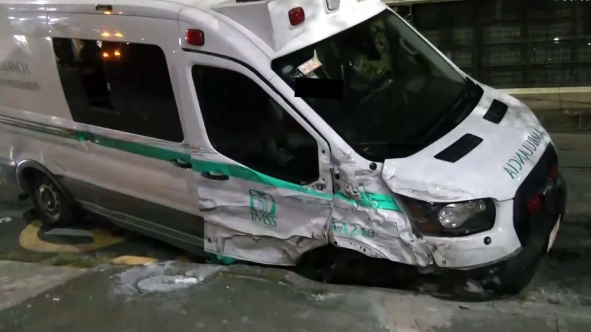 Chofer de ambulancia del IMSS manejaba ebrio, choca 9 vehículos y es detenido en Azcapotzalco. TD Nocturno CdMx, 24 de septiembre 2026