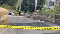 El cuerpo de un hombre fue abandonado con signos de violencia, atado de pies y manos, en San Francisco Totimehuacan.