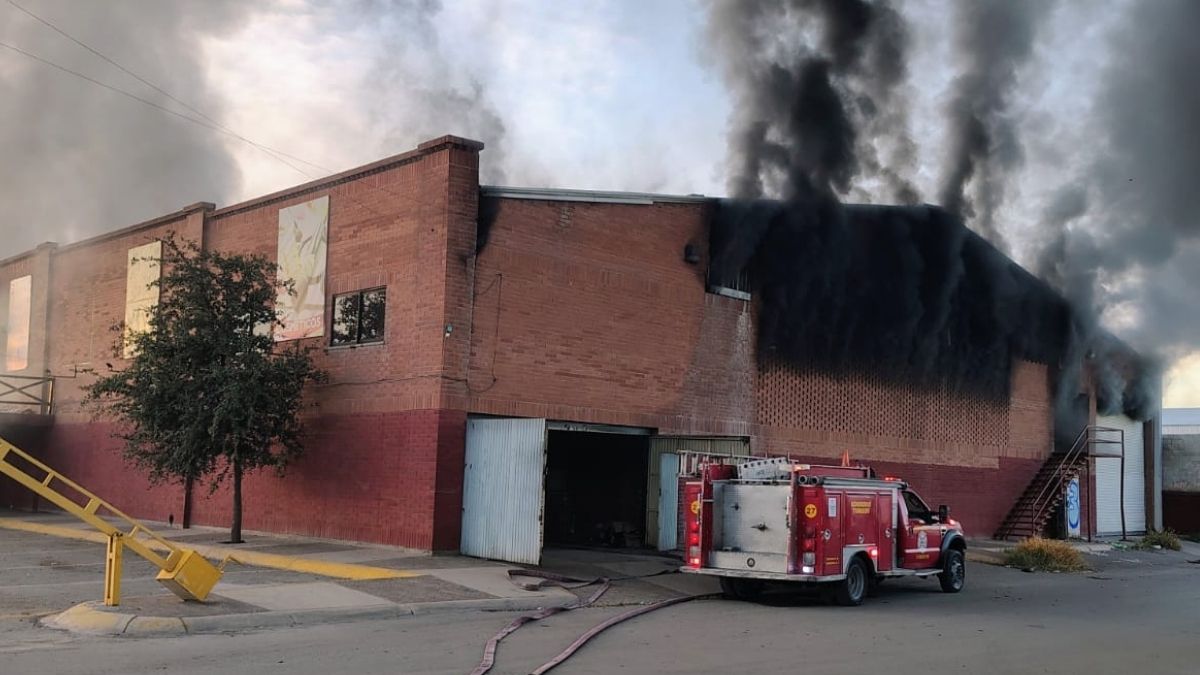 El fuego se desencadenó durante las primeras horas de la mañana de este jueves.