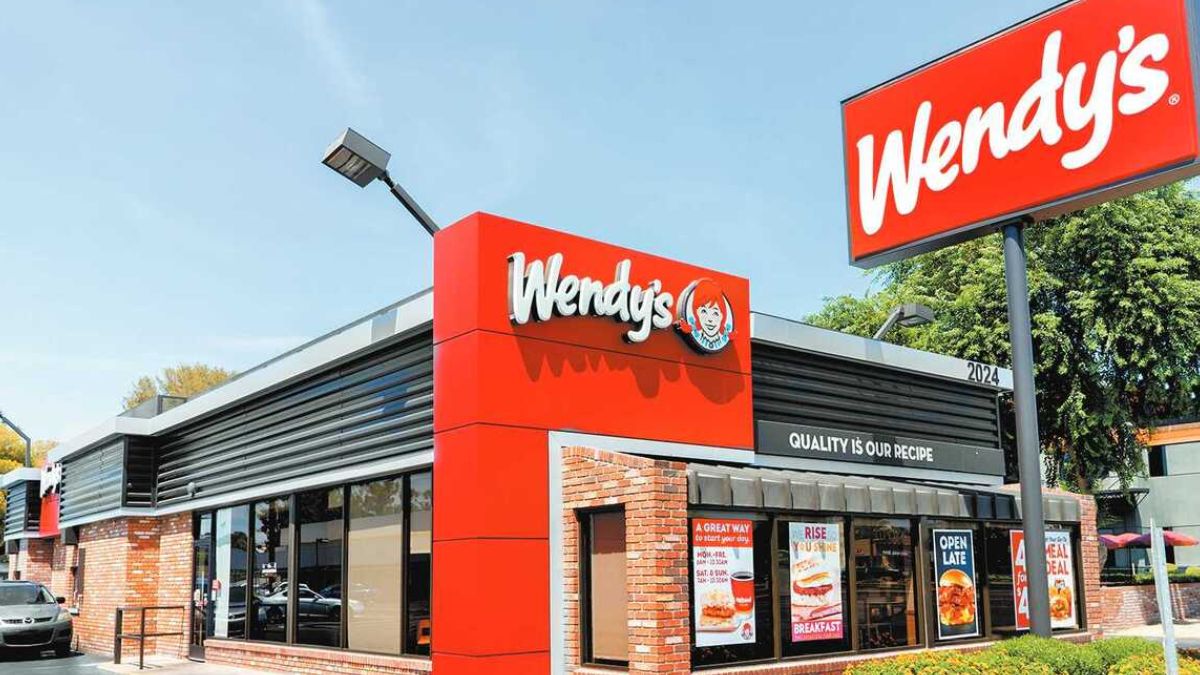 Una exgerente de Wendy's fue arrestada en Tennessee tras atar a un empleado neurodivergente a una parrilla. La empresa la despidió y enfrenta proceso