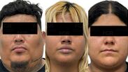 Las tres personas transportaban siete cargadores, 73 cartuchos, 50 envoltorios con cocaína y 60 envoltorios con marihuana.