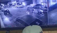 Tras presuntamente golpear y despojar de 900 pesos a los civiles, los uniformados se retiraron.