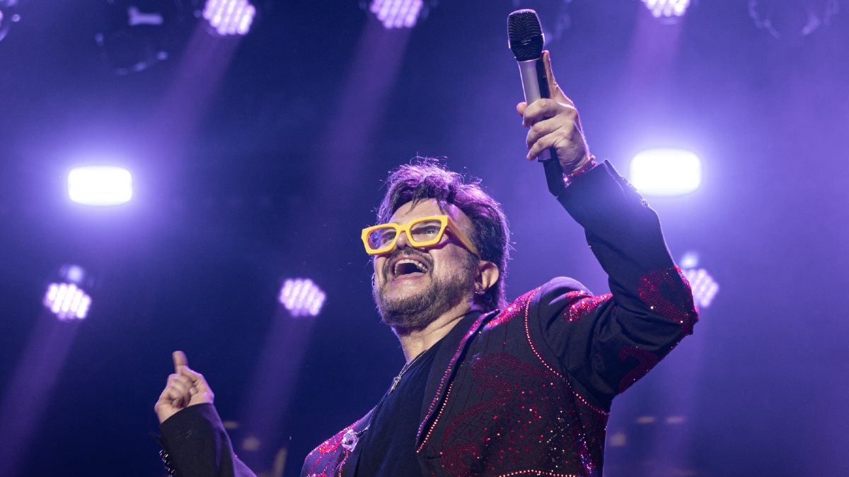 Aleks Syntek estrenó la canción Masepum a ritmo de reggaeton