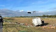 Camión vuelca en autopista a Reynosa y provoca caos vial en Los Ramones, Nuevo León