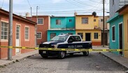 La causa de muerte deberá determinarse mediante los estudios periciales correspondientes.