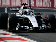 Checo Pérez, molesto por errores en la qualy de Cadillac