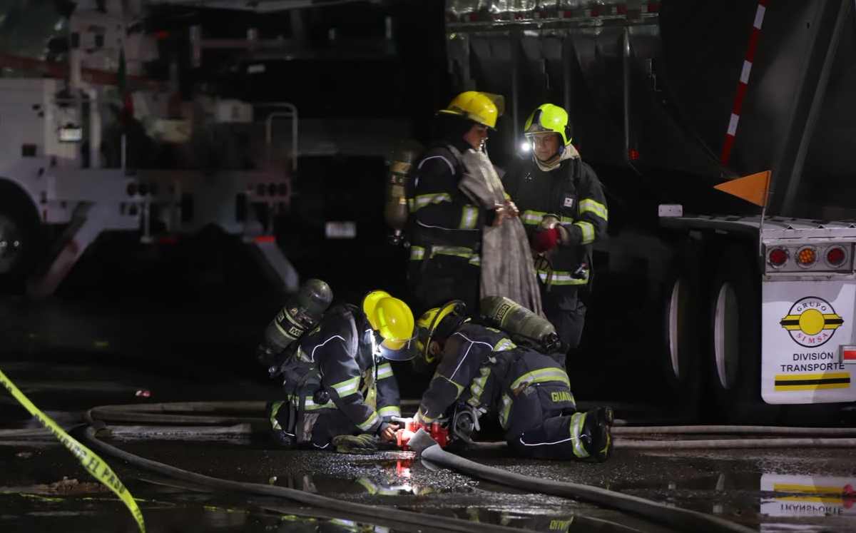 Una empresa constructora dañó por accidente un poliducto de tres pulgadas en la Zona Industrial.