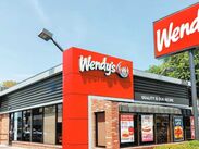 Una exgerente de Wendy's fue arrestada en Tennessee tras atar a un empleado neurodivergente a una parrilla. La empresa la despidió y enfrenta proceso