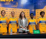 La gerente deportiva Natalia Gaitán ratificó el respaldo institucional al proyecto del director técnico Pedro Martínez Losa.