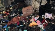 Los habitantes del inmueble, entre los que se encontraban menores de edad, se despertaron por el denso humo.