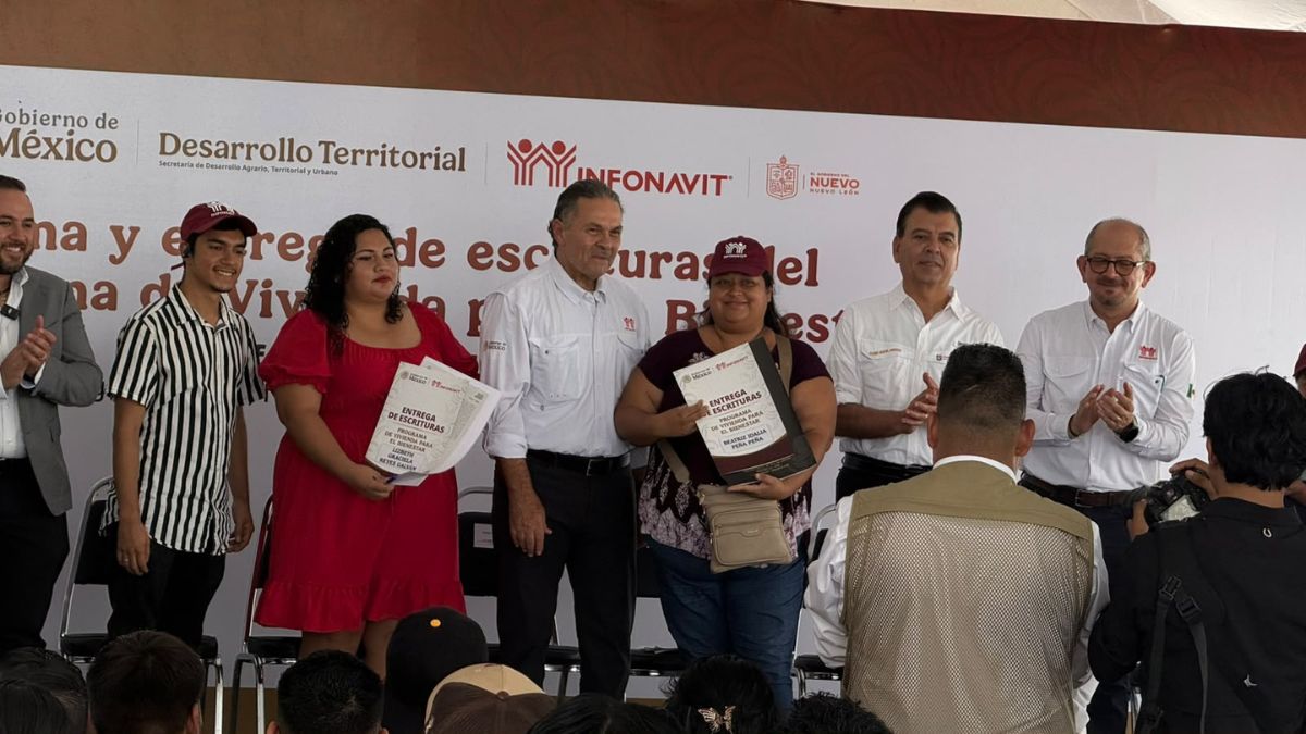 El Infonavit plantea recuperar los inmuebles y regularizar a las personas que actualmente los habitan.