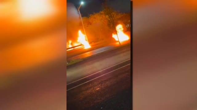 Monterrey: Fuego en ductos pluviales provoca cierre vial en avenida Morones Prieto