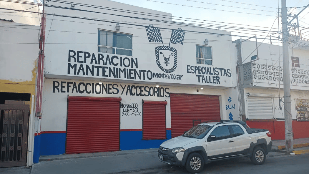 Asaltan empleados en taller mecánico de Monterrey