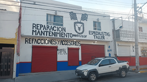 Asaltan empleados en taller mecánico de Monterrey