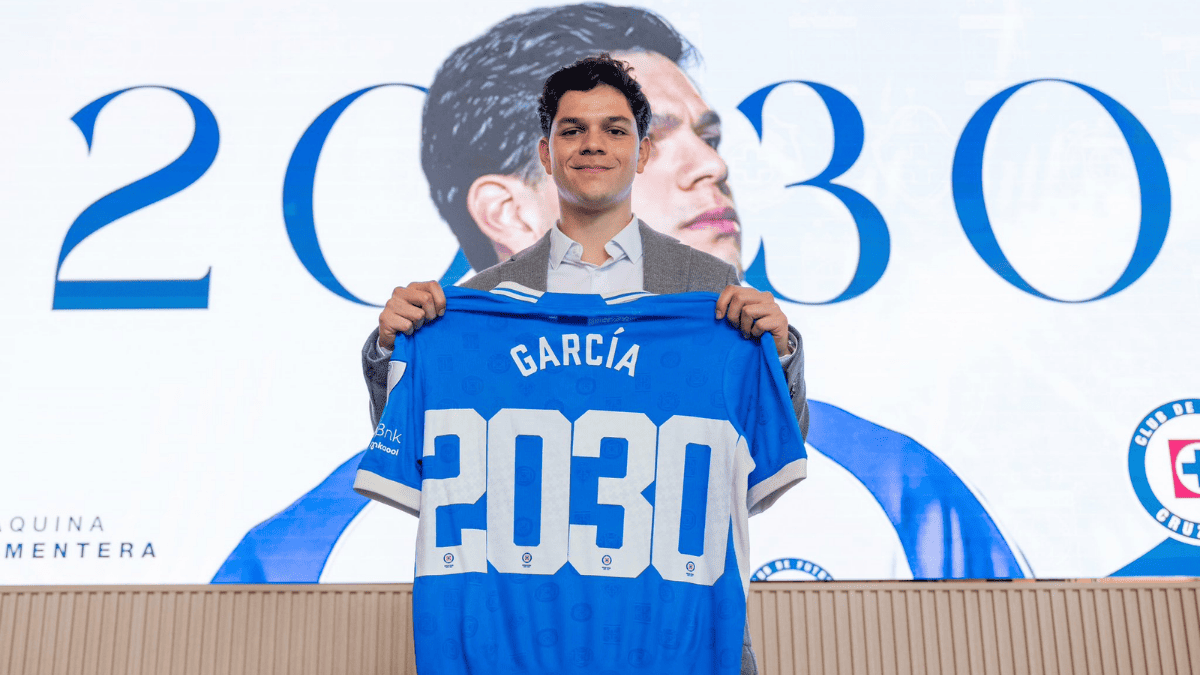 El futbolista llegó incluso a desempeñarse como tercer central. | @CruzAzul