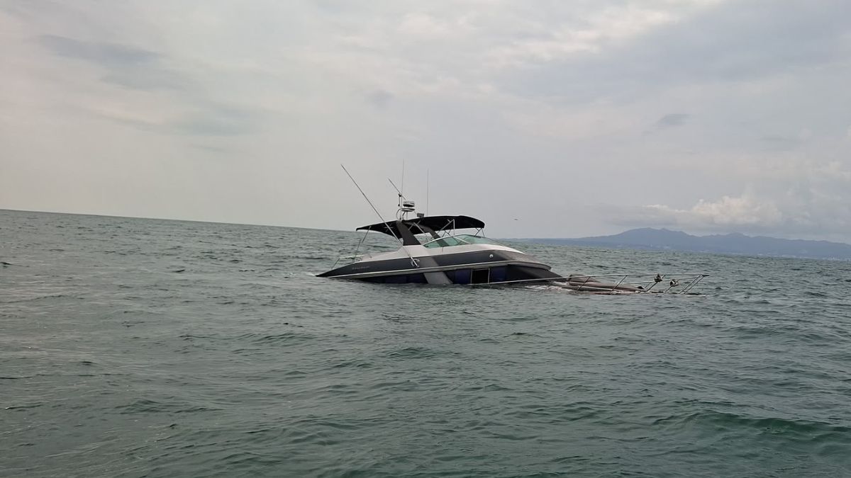 Evacúan a 12 personas tras emergencia de yate frente a Playa Boca Negra