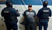 Los oficiales le encontraron entre su ropa 30 dosis de cristal, por lo que fue detenido.