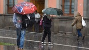 Revisa el pronóstico del clima y planifica tus actividades.
