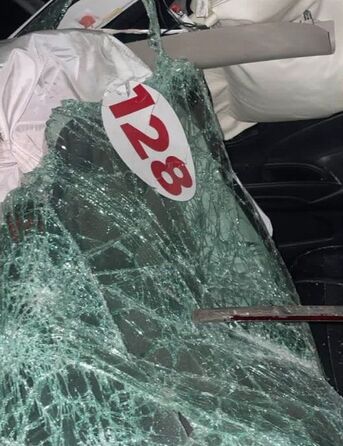 Taxi choca sobre la carretera Tenango-La Marquesa; hay un muerto y un herido.