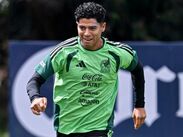 Víctor 'Toro' Guzmán en entrenamiento con la Selección Mexicana