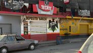 Los agresores llegaron a bordo de una motocicleta y posteriormente descendieron portando armas largas.