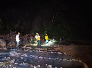Buscan a padres de dos menores localizados sin vida tras lluvias en Talpa