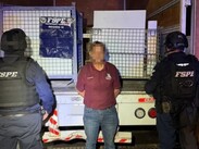 En la unidad fueron localizados dos contenedores con piezas de aluminio.
