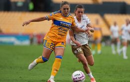 Un golazo de tiro libre de Alexia Delgado al inicio de la segunda parte salvó a las universitarias de tropezar en el Estadio Universitario.