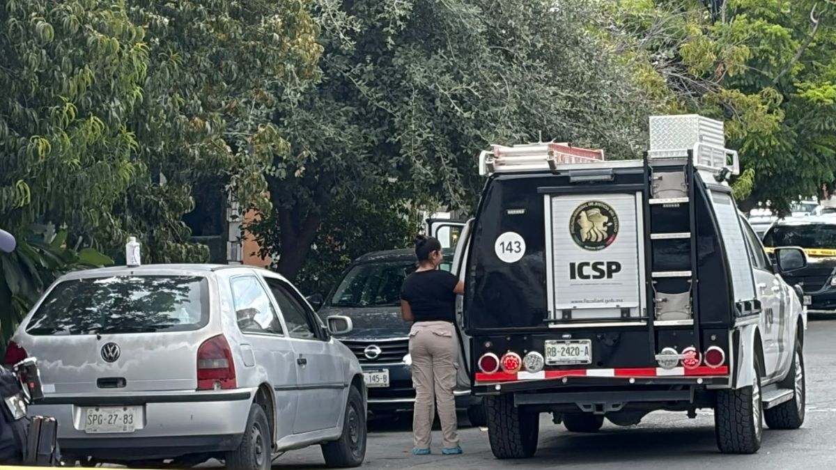 Tras localizar sin vida a una menor de 15 años, autoridades realizan un cateo en su domicilio para determinar las circunstancias de su muerte.