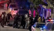 Policías municipales intervinieron para separar a los participantes de la pelea registrada en el sector.