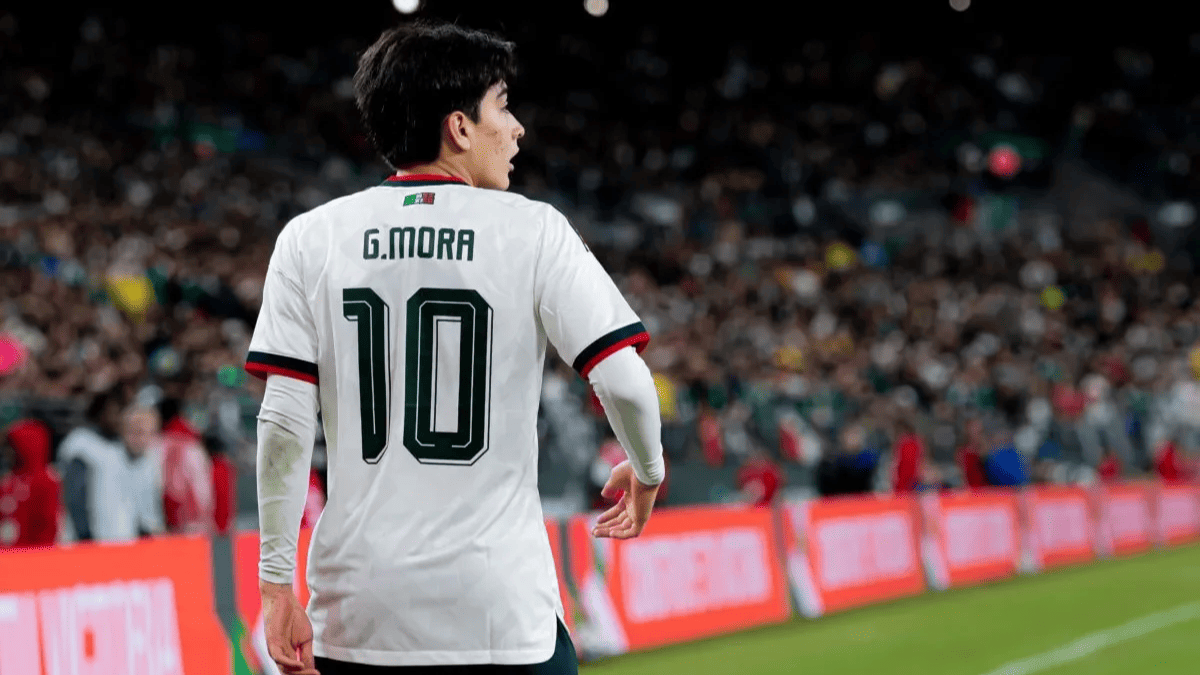 Uno de los factores que podría modificar el escenario alrededor del futbolista será su edad.
