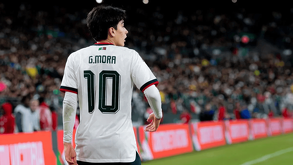Uno de los factores que podría modificar el escenario alrededor del futbolista será su edad.
