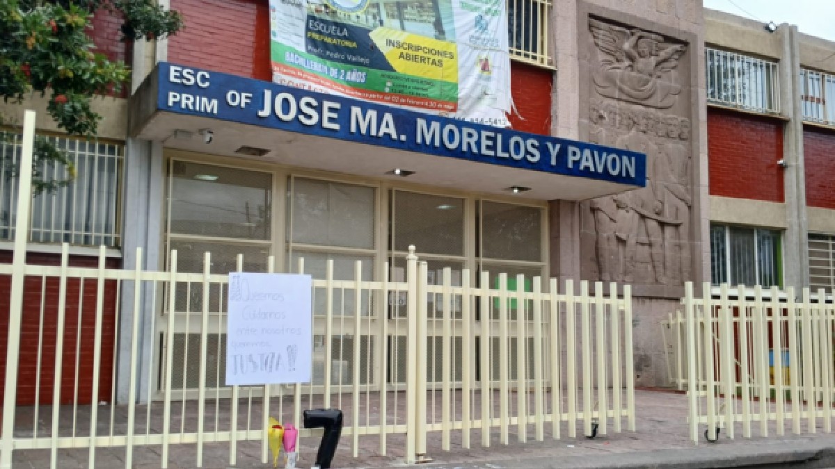 El adolescente se desvaneció al interior de la escuela ubicada en calle Uresti, en el Centro Histórico.