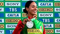 Alejandra Ortega con su medalla de plata en el Campeonato Mundial de Marcha por Equipos Brasilia 2026 | Conade