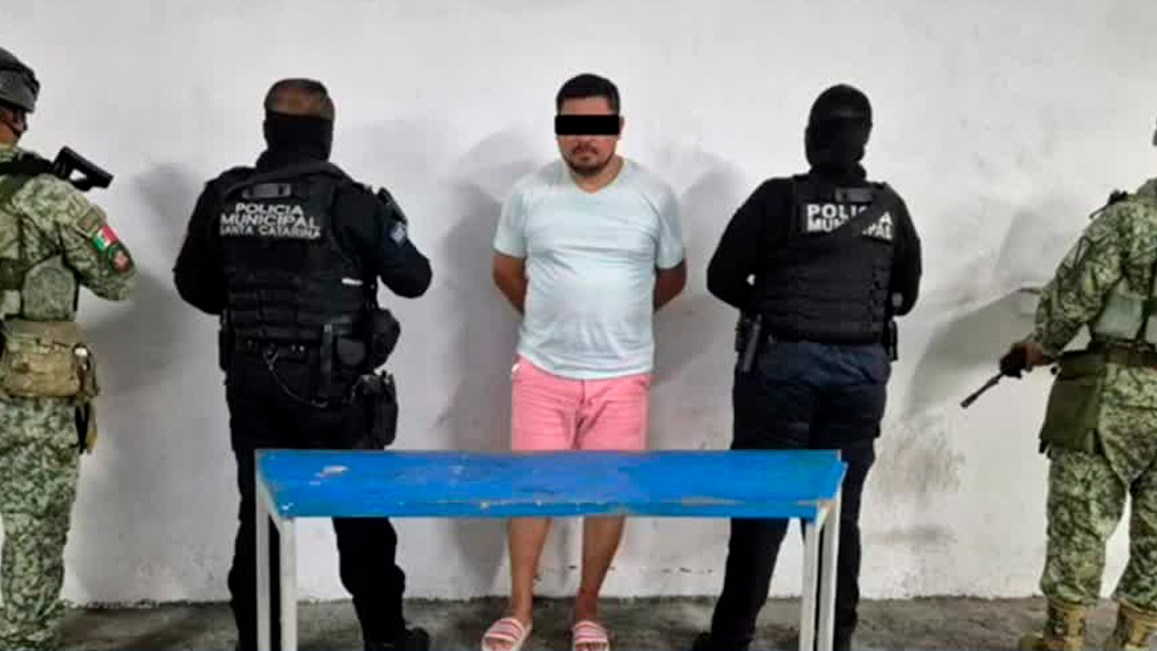 Cae presunto extorsionador que amenazó a encargada de restaurante en Santa Catarina