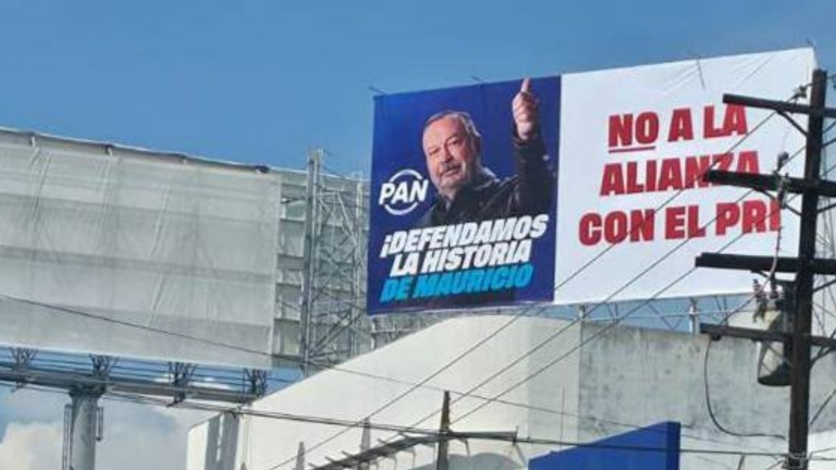 “Defendamos al PAN”: mensajes contra una alianza con el PRI aparecen en avenidas de Monterrey