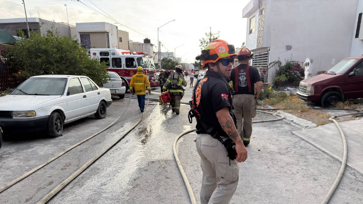 El fuego comenzó en un terreno donde se encuentran tejabanes