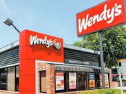 Una exgerente de Wendy's fue arrestada en Tennessee tras atar a un empleado neurodivergente a una parrilla. La empresa la despidió y enfrenta proceso