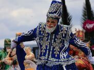 Fotografía de la Danza del Carnaval de San Agustín Tlaxco, de Acajete, durante el Huey Atlixcáyotl 2026