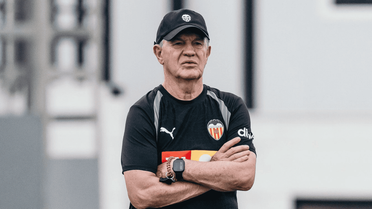 Guardado hizo referencia a la experiencia que Aguirre ha adquirido durante su trayectoria. | @valenciafc