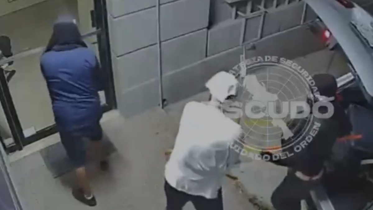 El primer operativo se realizó sobre el cruce de las calles Juárez y Carlos Salazar.